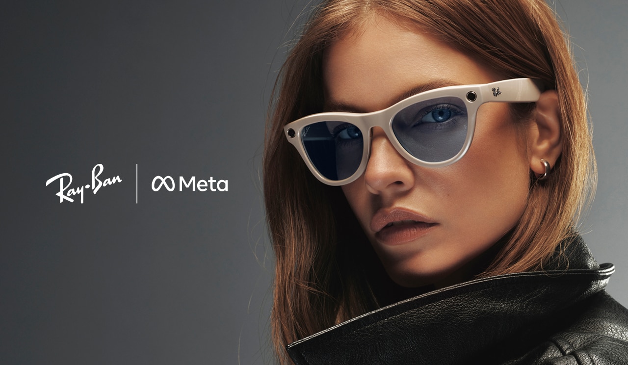 Donna che indossa Ray-Ban Meta